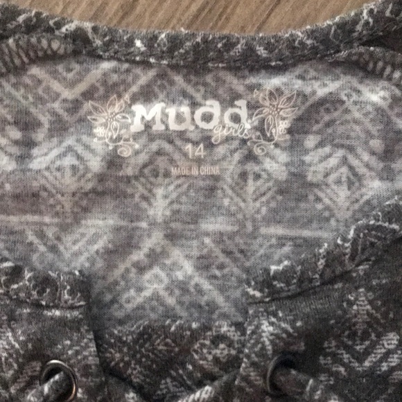 Girls Mudd Gray and White Tank sz 14 - Picture 2 of 3